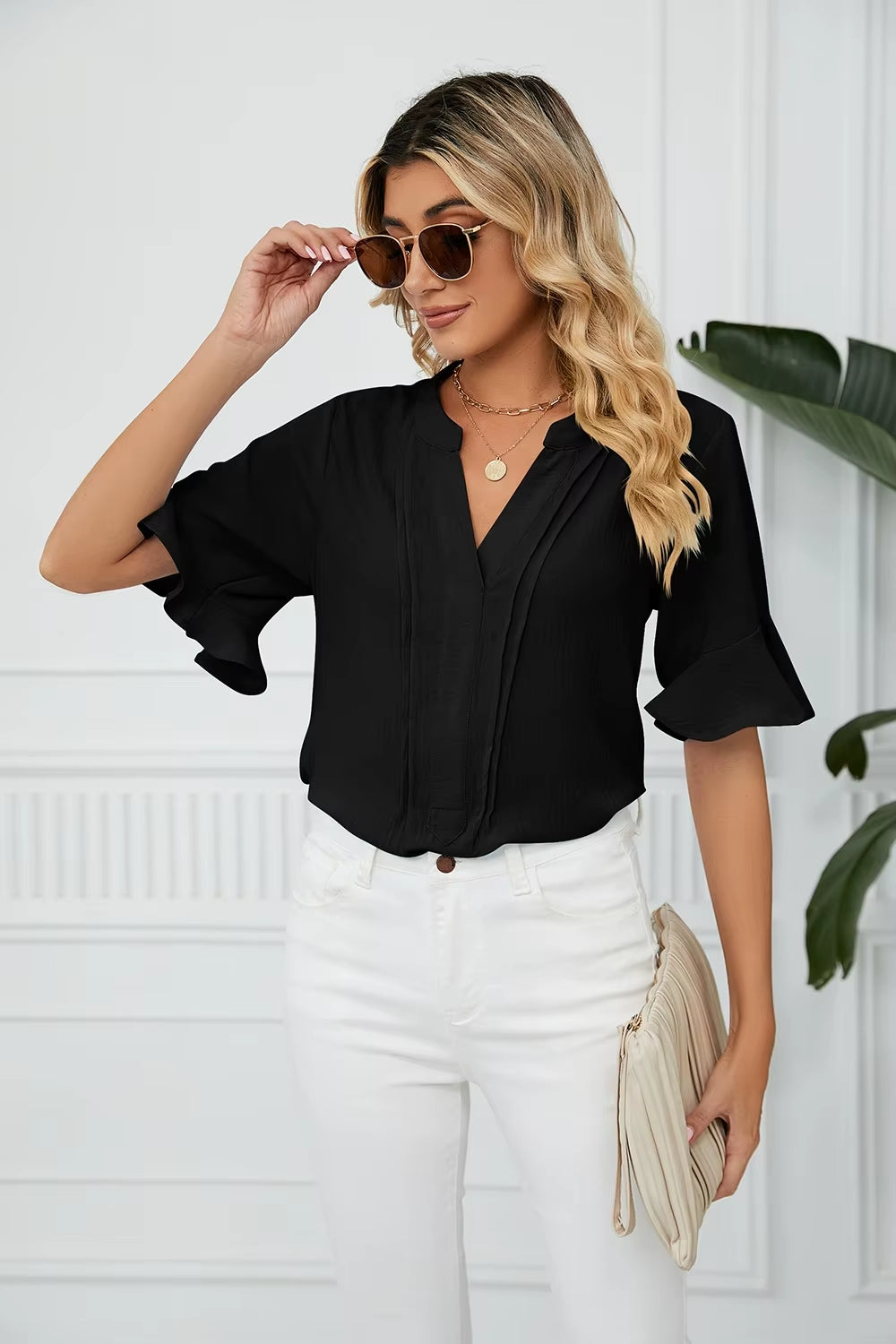 Women's V-neck sleeve blouse